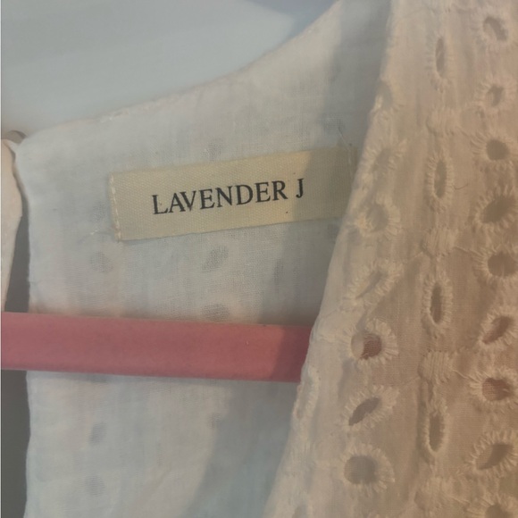 Elegant White Lace Dress - Picture 4 of 8